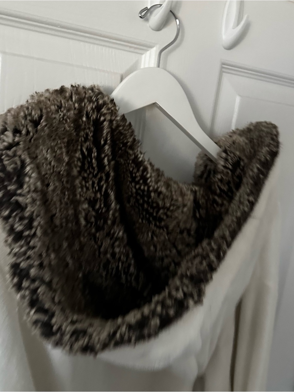 White and Brown Pottery Barn Robe - Picture 8 of 11